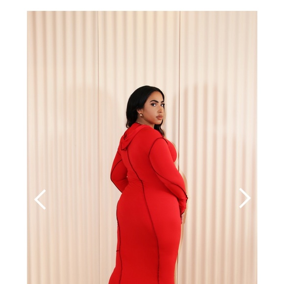 Red hooded midi dress - Picture 2 of 2